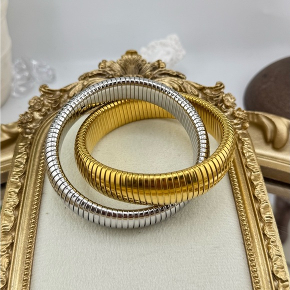 Gold & Silver Spiral Crossover Bracelet | PVD Real Gold Plated Stainless Steel - Picture 7 of 12